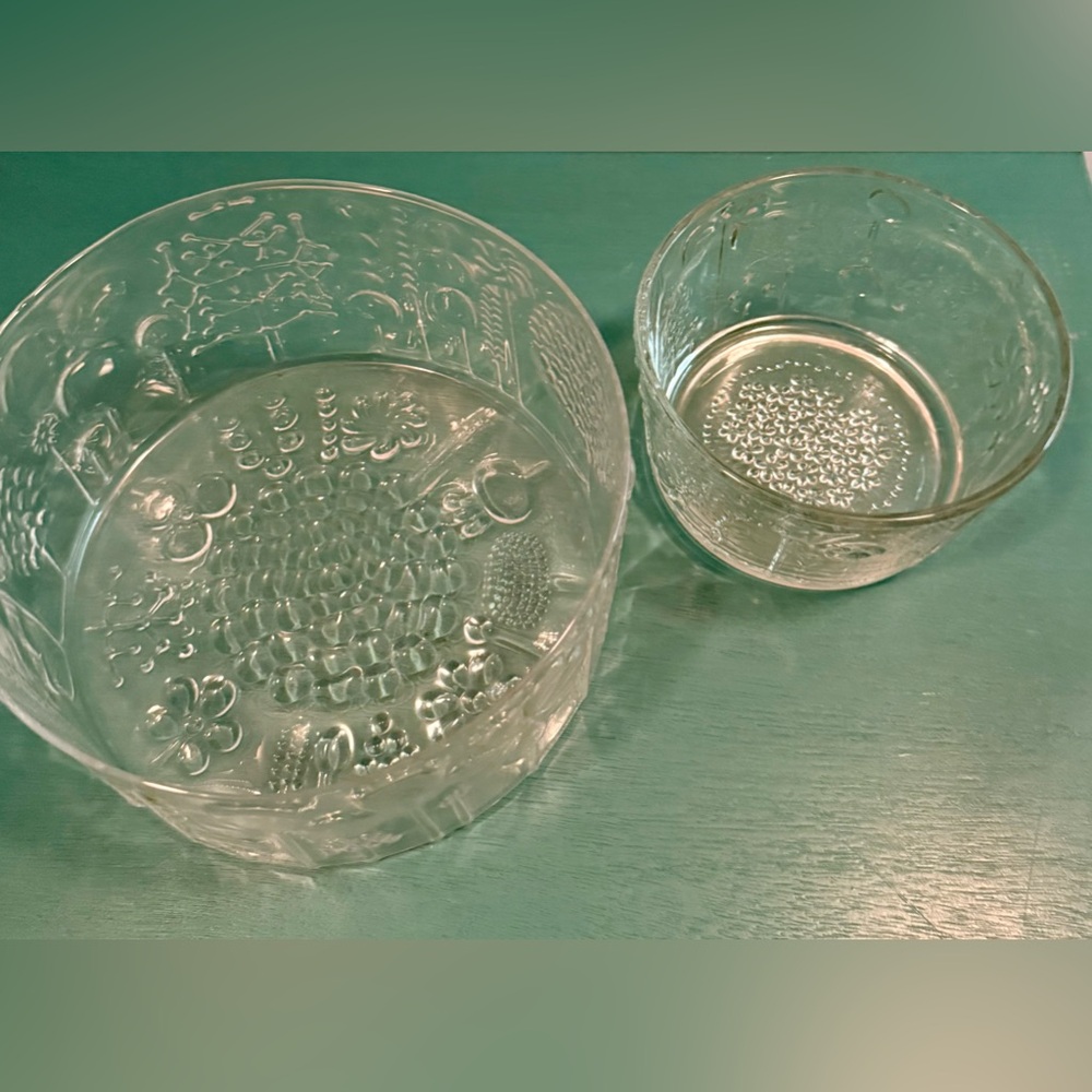 2 Vintage Littala glass floral bowls. 7.5” & 5.25” Findland
